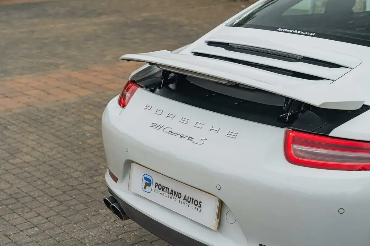 2013-porsche-911-38-carrera-s-coupe-pdk-big-16