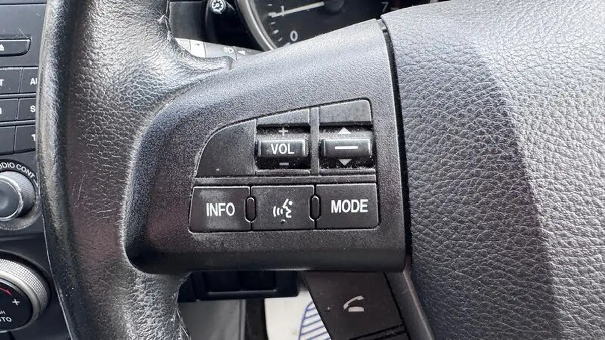 2010-mazda-mazda5-20-sport-150ps-1998cc-big-28
