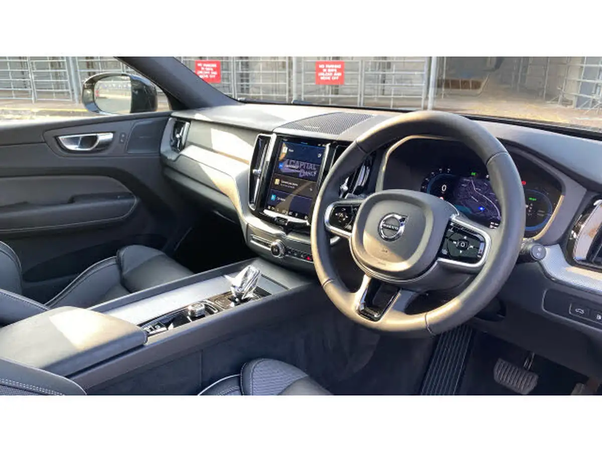 2024-volvo-xc60-20-t6-plus-black-edition-big-4