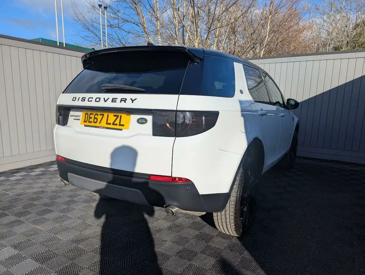 2017-land-rover-discovery-sport-20sd4-hse-black-big-55