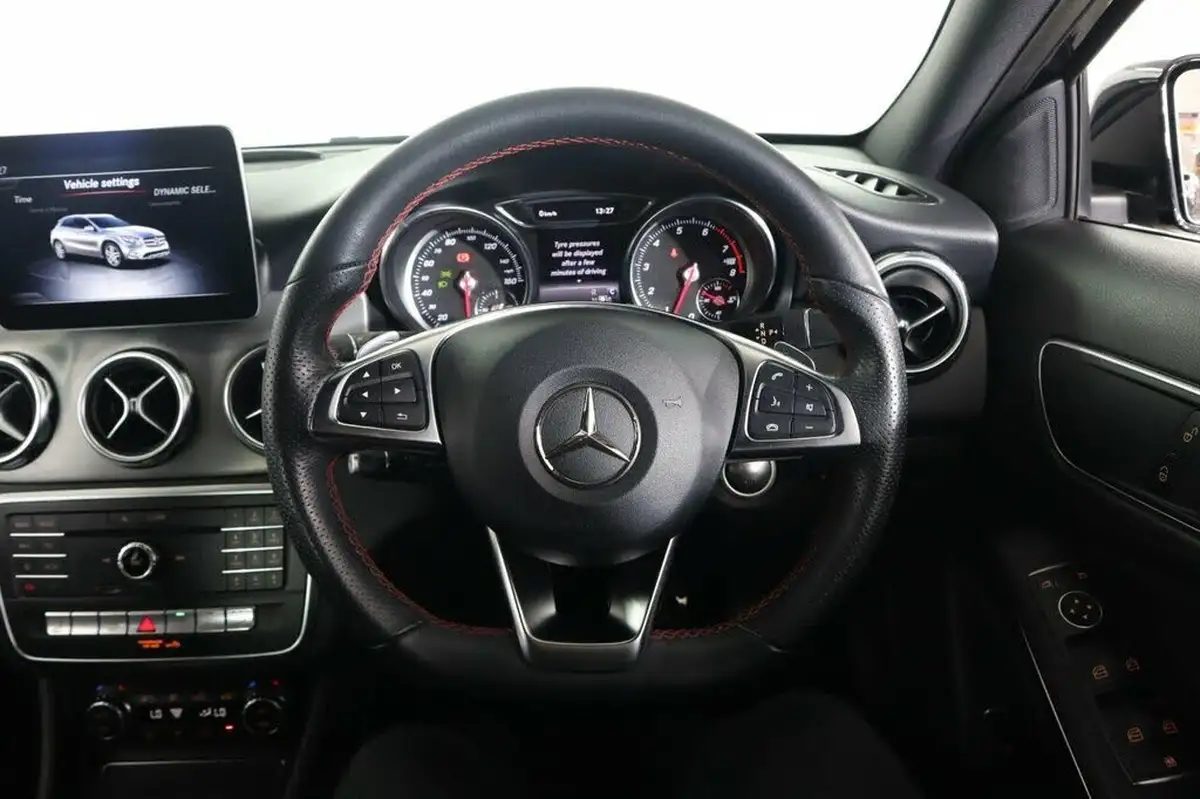 2020-mercedes-benz-gla-class-16-gla-200-amg-line-edition-7g-dct-big-29