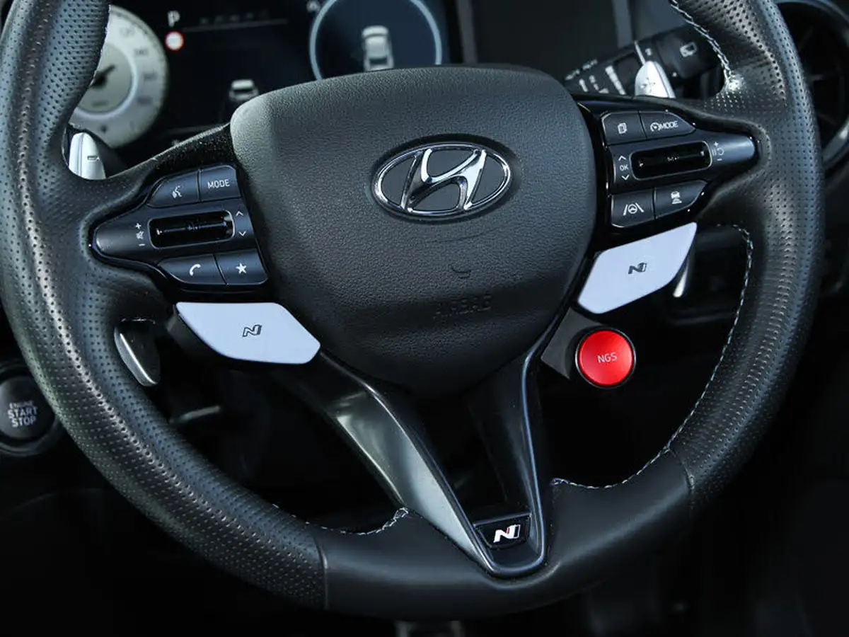2022-hyundai-kona-20-t-gdi-n-big-18