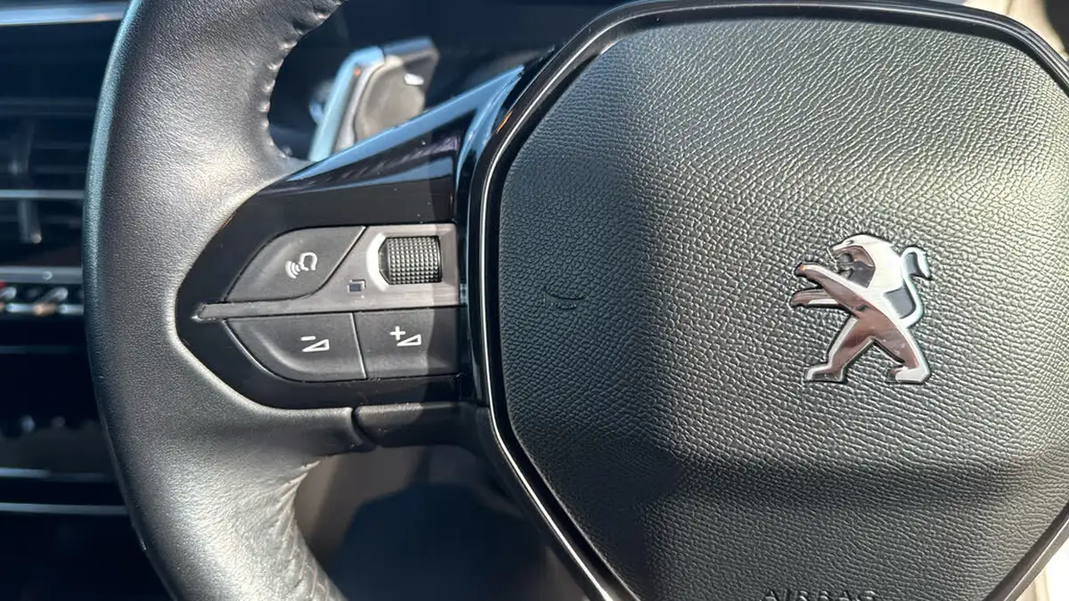 2020-peugeot-208-12-puretech-allure-100bhp-eat8-big-22