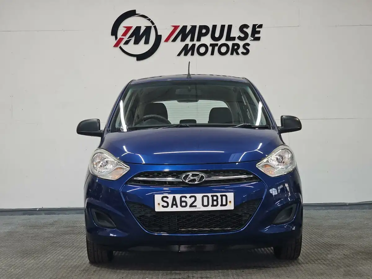 2012-hyundai-i10-12-classic-85bhp-big-2