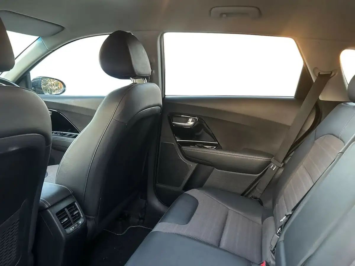2019-kia-niro-16-gdi-2-big-10