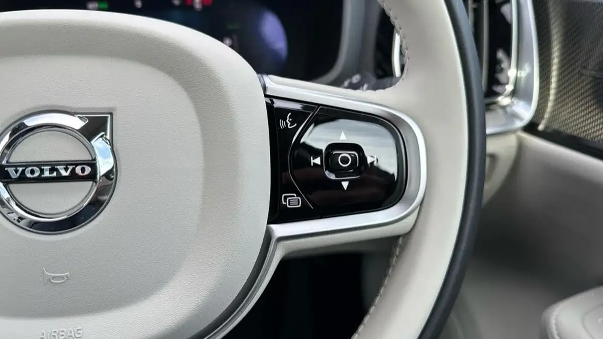 2025-volvo-v60-20-t8-ultra-big-18