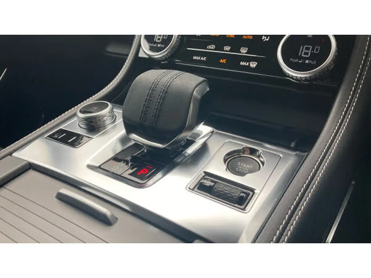 2024-jaguar-f-pace-20-d200-r-dynamic-s-big-12