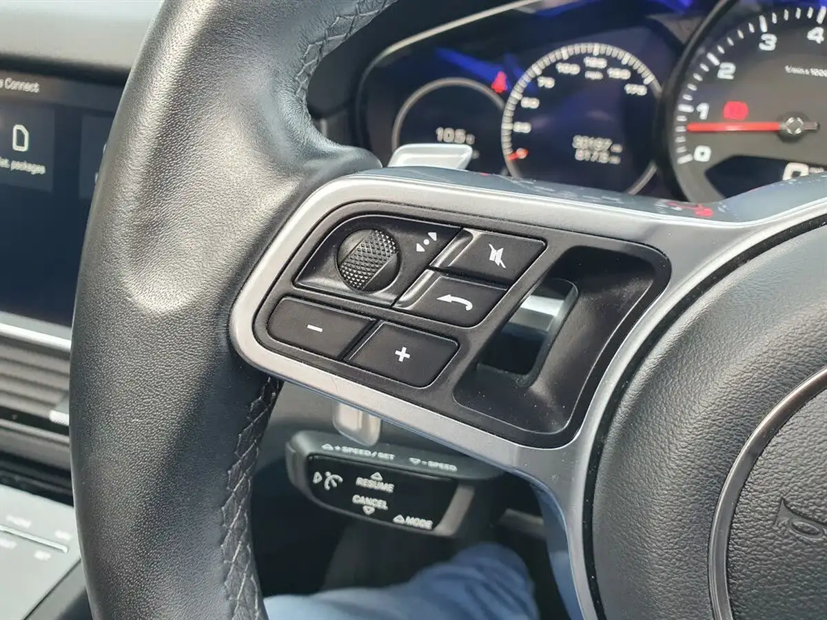 2018-porsche-cayenne-30-v6-big-37