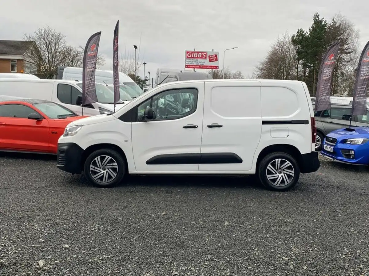 2019-citroen-berlingo-16bluehdi-1000-enterprise-big-3