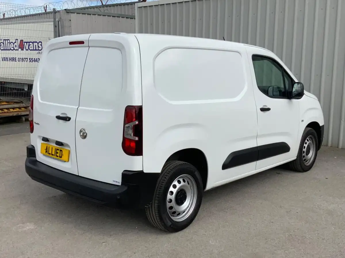 2021-vauxhall-combo-15cdti-dynamic-2300-100pseu6dt-l1h1-panel-big-6