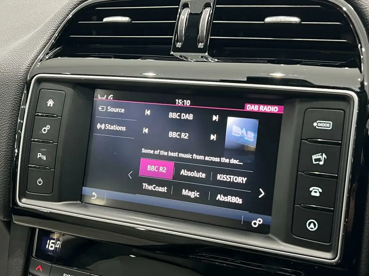 2017-jaguar-f-pace-20-i4d-prestige-180ps-awd-auto-big-32