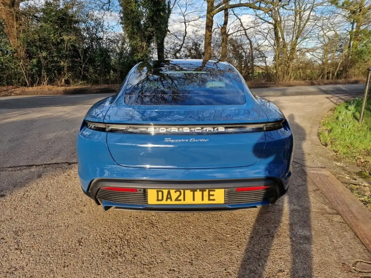 2021-porsche-taycan-e-turbo-performance-battery-plus-big-12