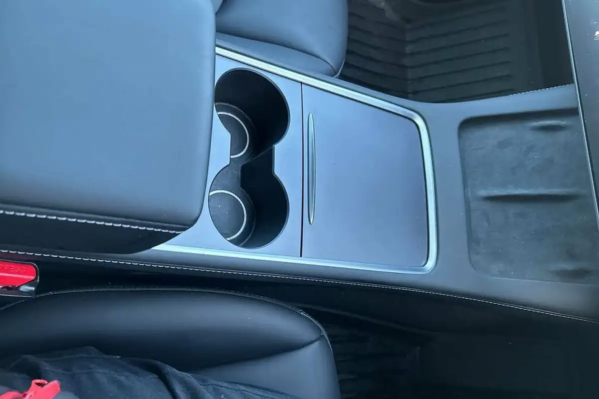 2022-tesla-model-y-e-long-range-big-34
