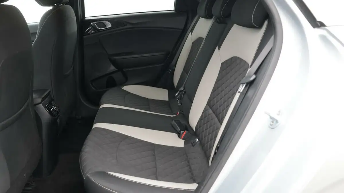 2019-kia-pro-ceed-16crdi-gt-line-station-wagon-5d-dct-big-16