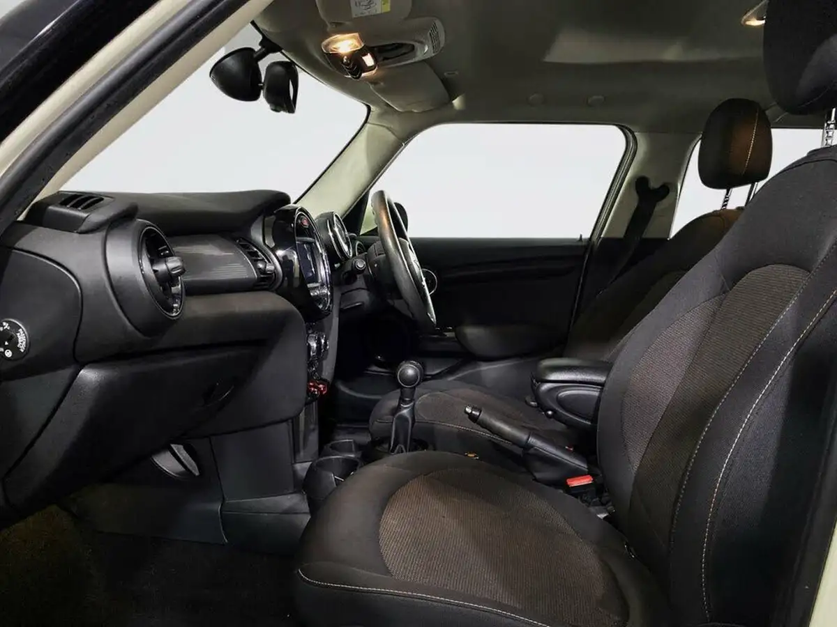 2019-mini-cooper-15-cooper-classic-hatchback-5d-big-11