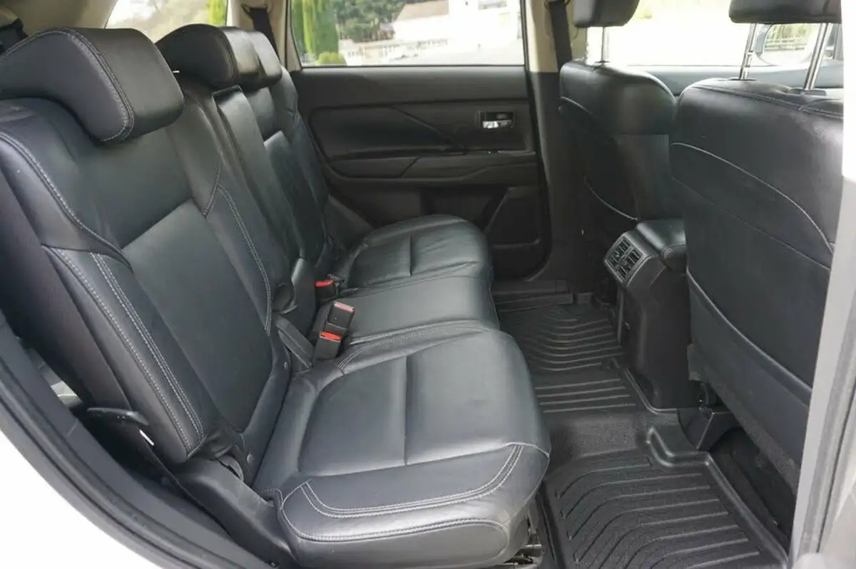 2019-mitsubishi-outlander-20-exceed-big-5