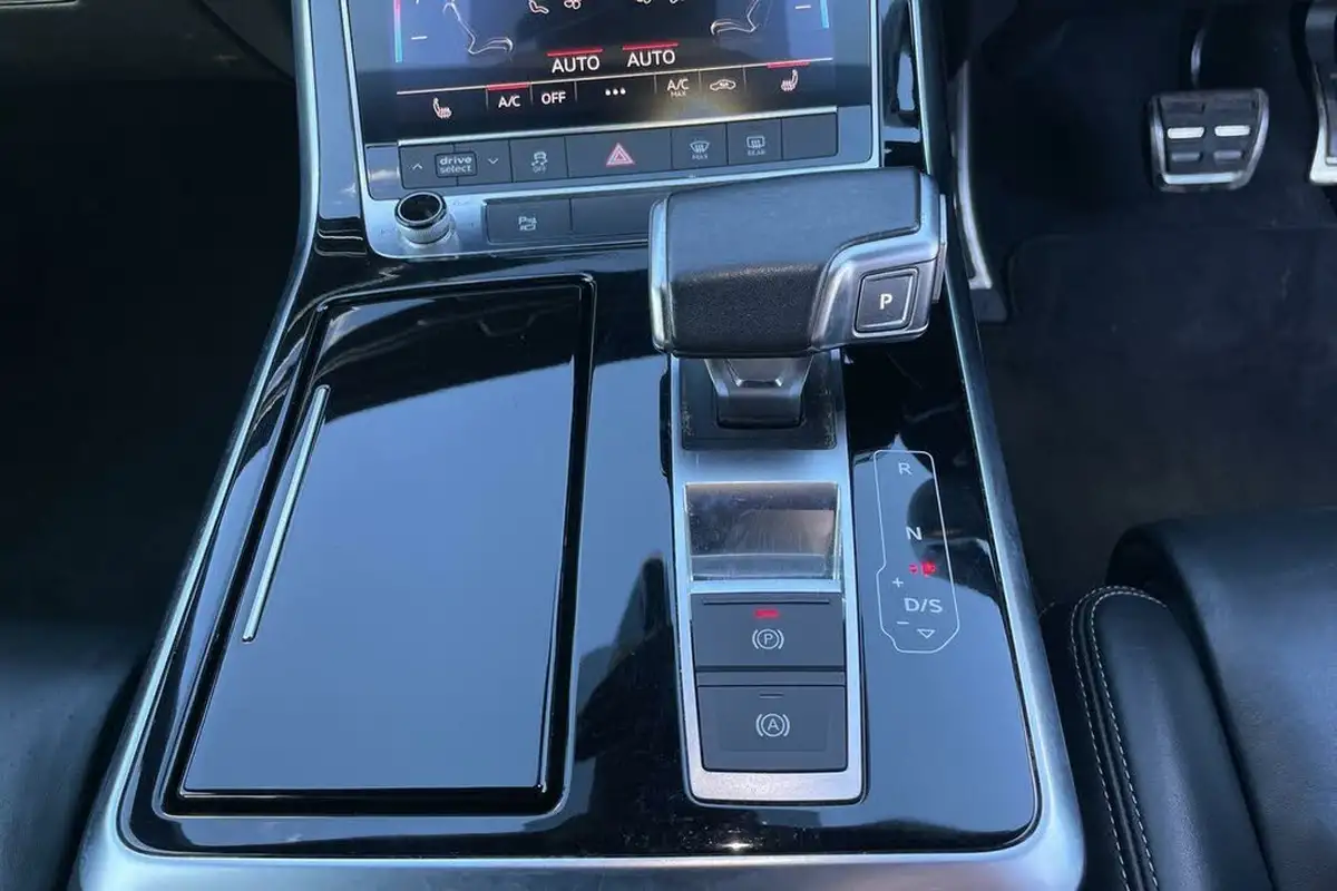 2020-audi-q7-30-50-tdi-black-edition-big-38