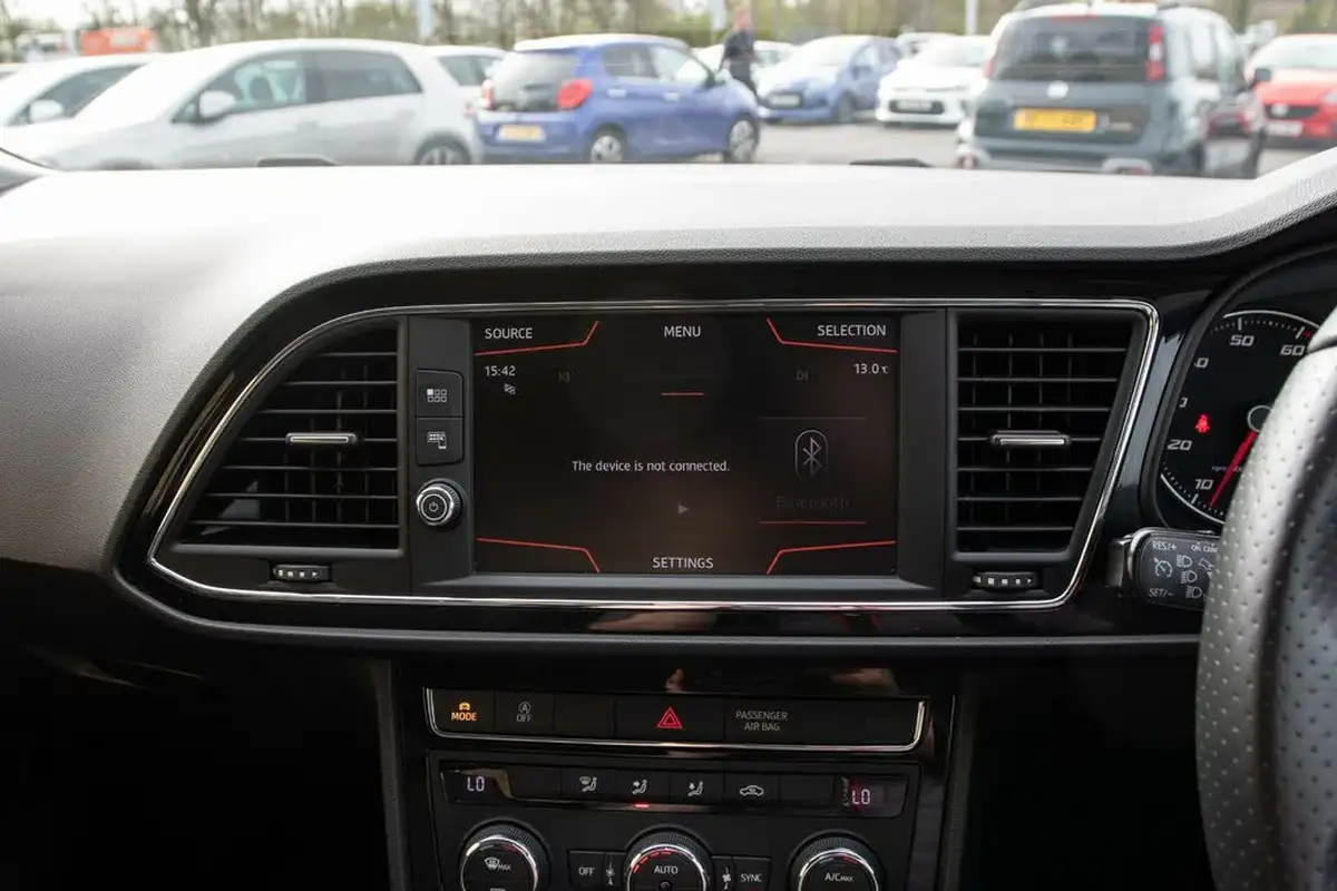 2018-seat-leon-14-tsi-fr-technology-sportcoupe-3d-big-23