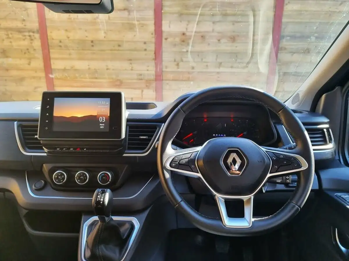 2024-renault-trafic-passenger-20-blue-dci-ll30-170-extra-big-1