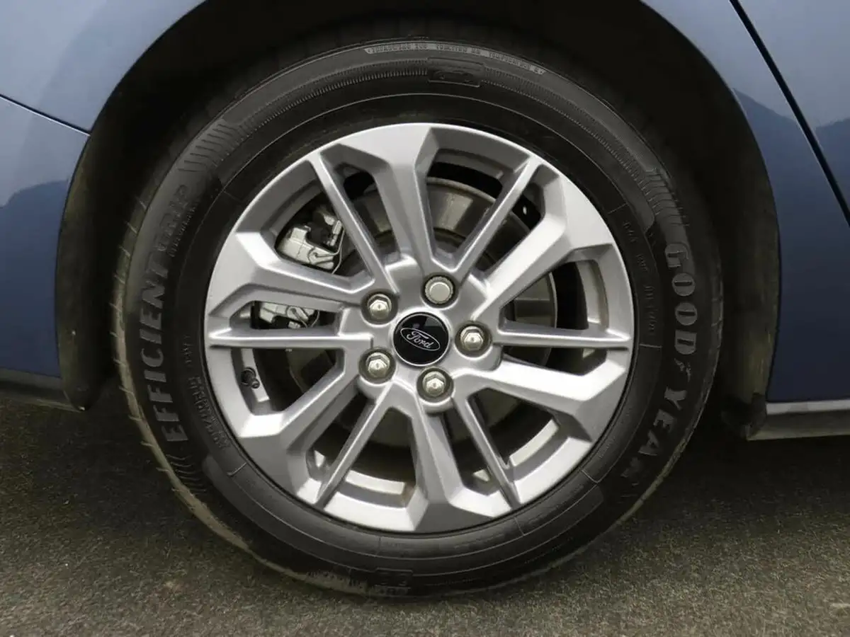 2024-ford-focus-10t-titanium-155ps-estate-powershift-big-5