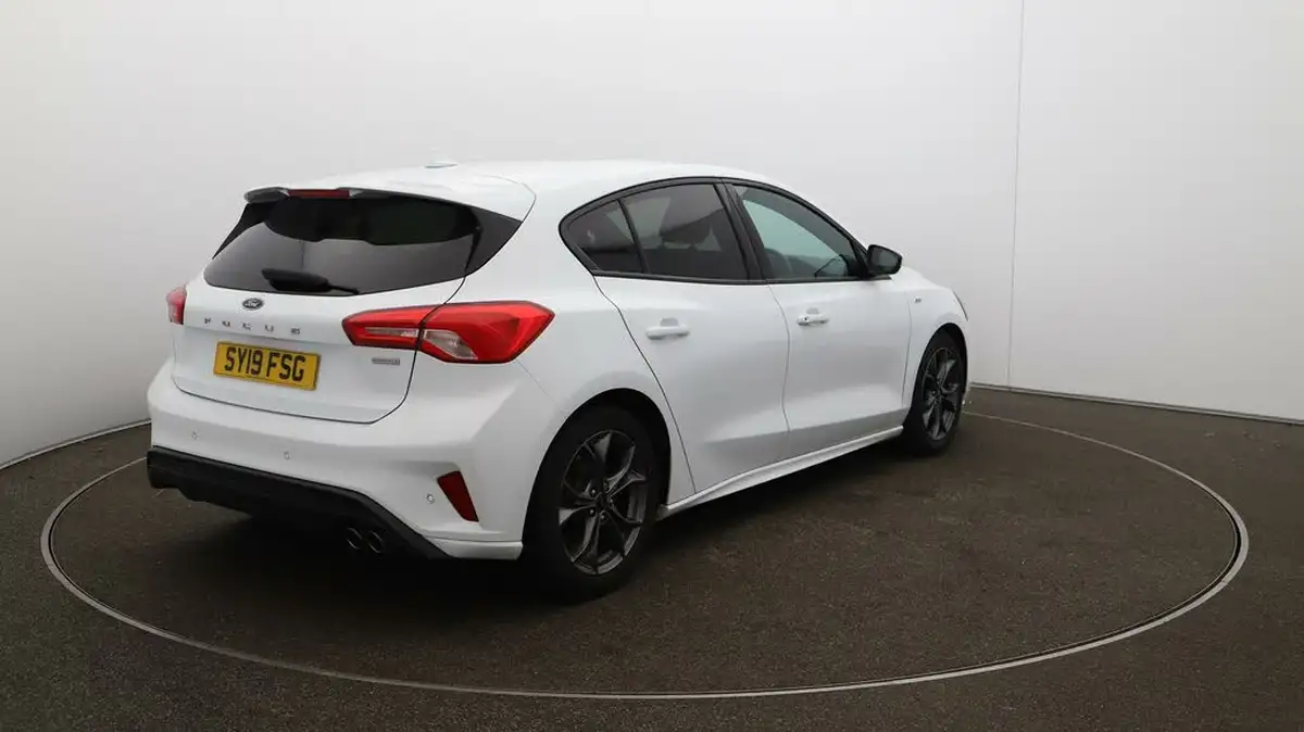2019-ford-focus-10t-st-line-ss-hatchback-big-7