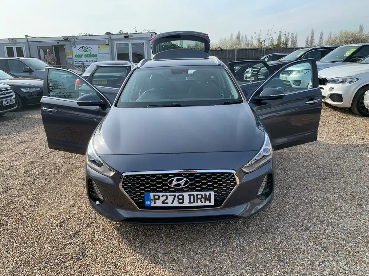 2017-hyundai-i30-14-t-gdi-premium-tourer-big-50