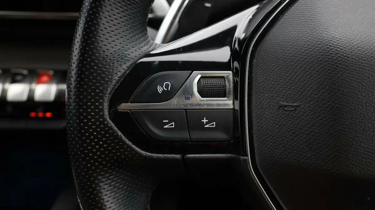 2021-peugeot-3008-suv-16-puretech-gt-premium-225bhp-hybrid-e-eat8-big-22
