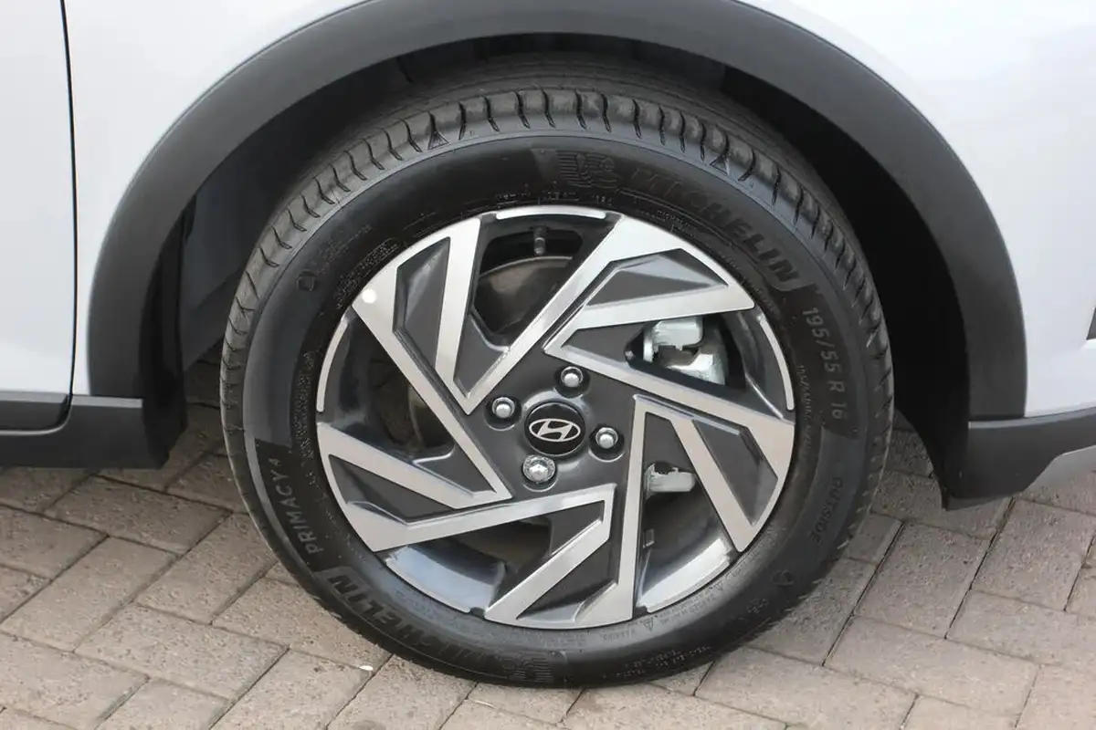 2024-hyundai-bayon-10-t-gdi-advance-big-9