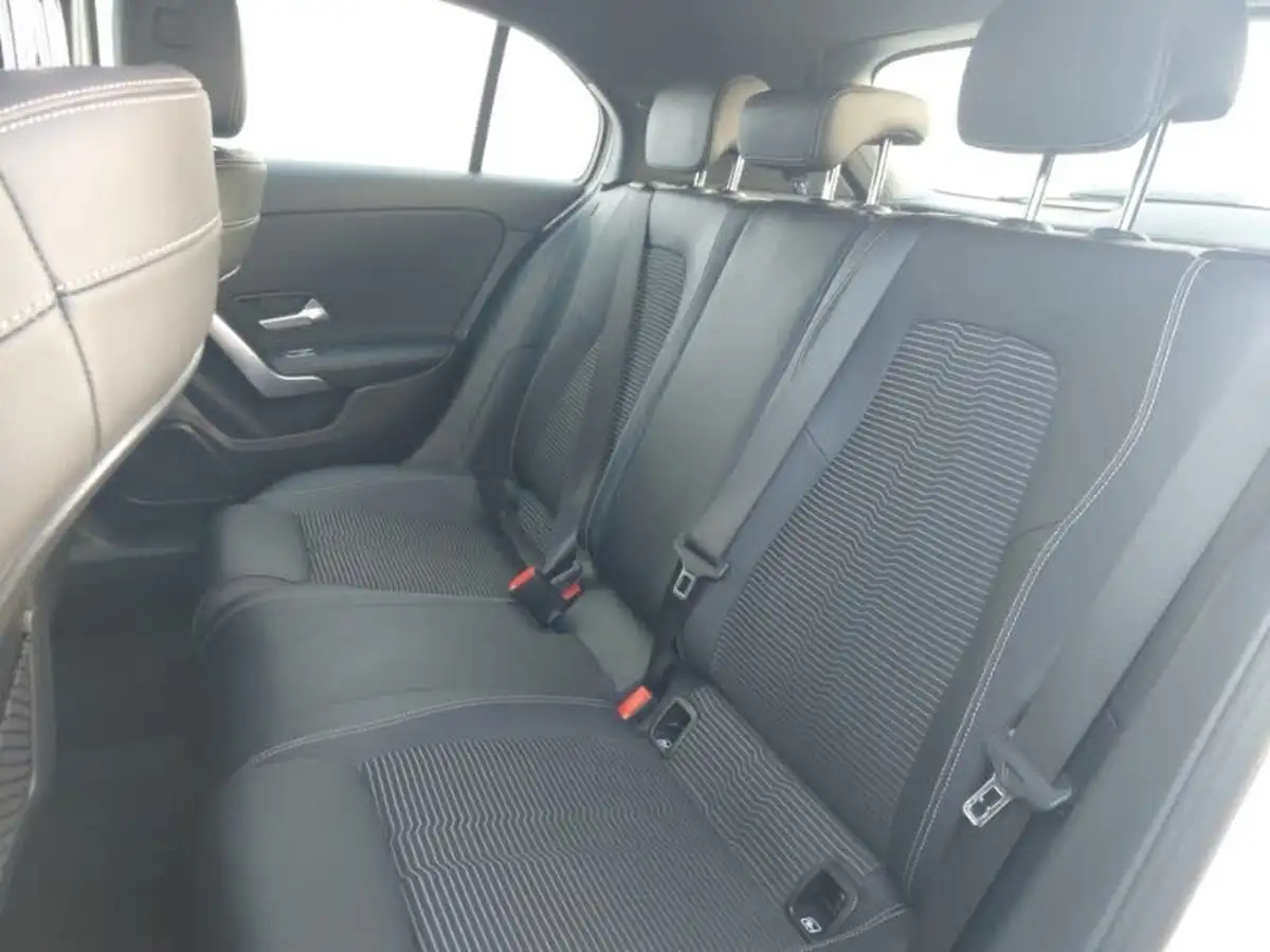 2019-mercedes-benz-a-class-15d-a180d-sport-executive-hatchback-5d-7g-dct-big-5