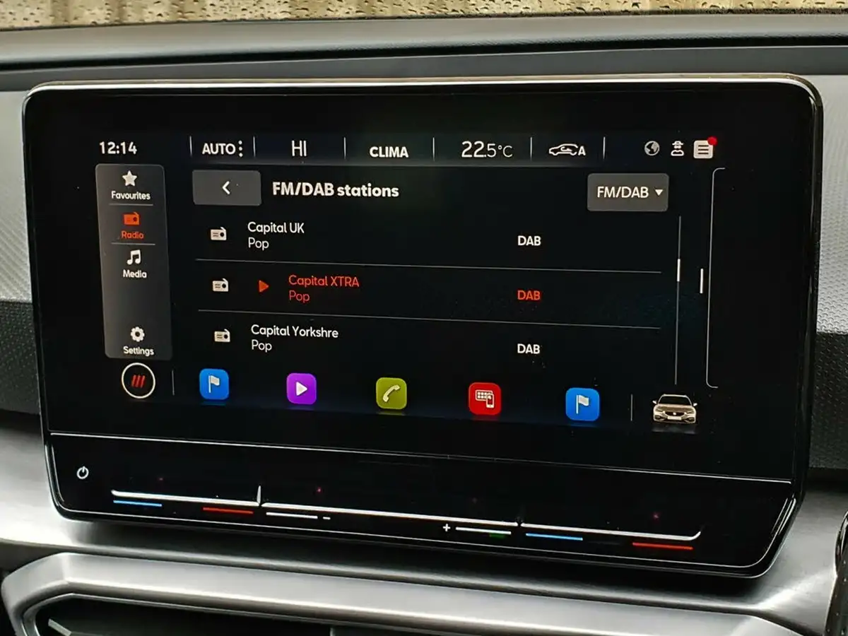 2022-seat-leon-10-tsi-evo-fr-estate-big-27