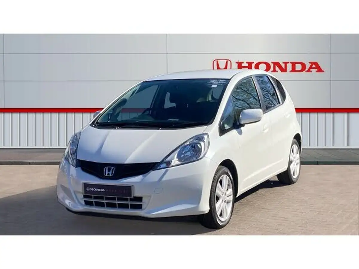 2015-honda-jazz-14-es-plus-big-9