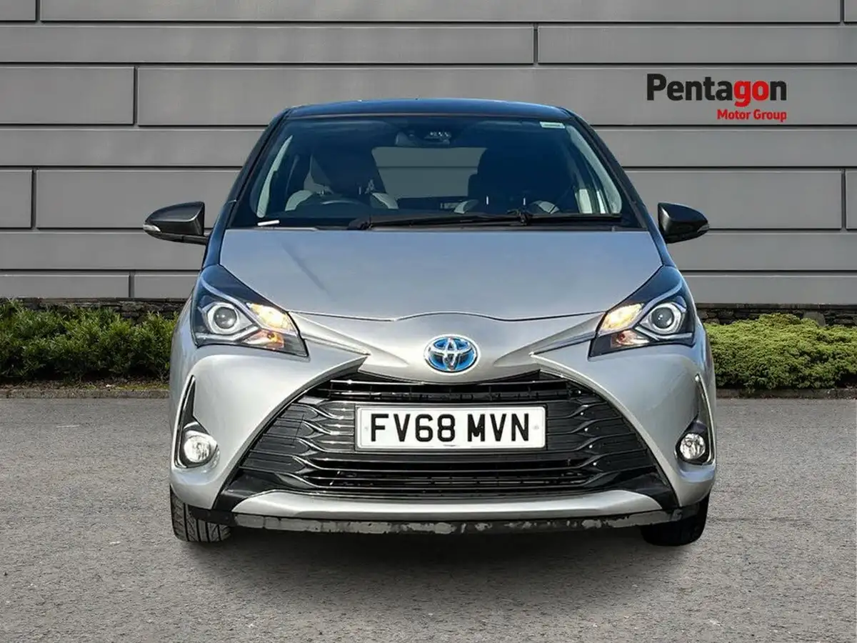 2019-toyota-yaris-15-vvt-i-y20-98bhp-hybrid-1497cc-e-cvt-big-12