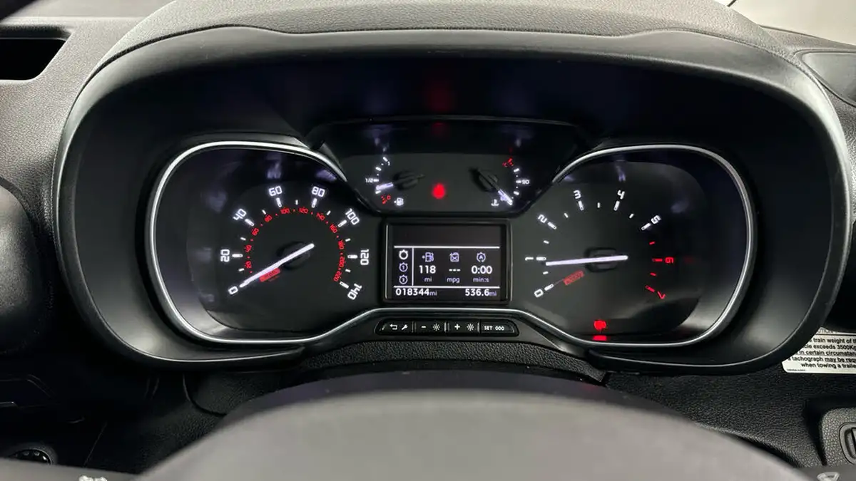 2023-toyota-proace-city-15d-icon-l2-big-12