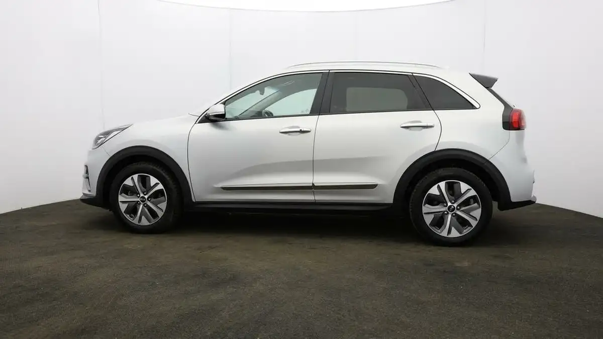 2021-kia-e-niro-ev-4-big-67
