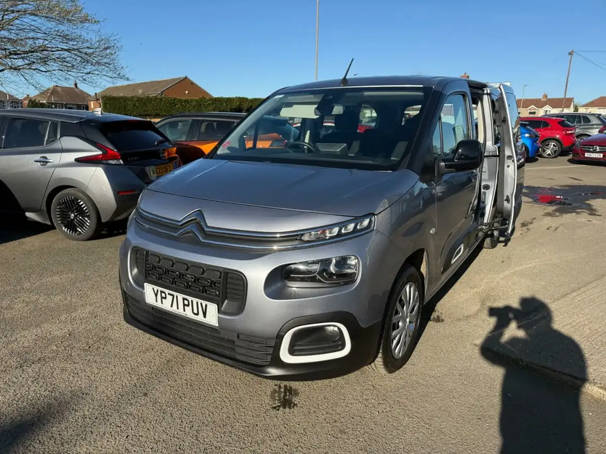 2022-citroen-berlingo-15bluehdi-feel-xl-size-100ps-big-13