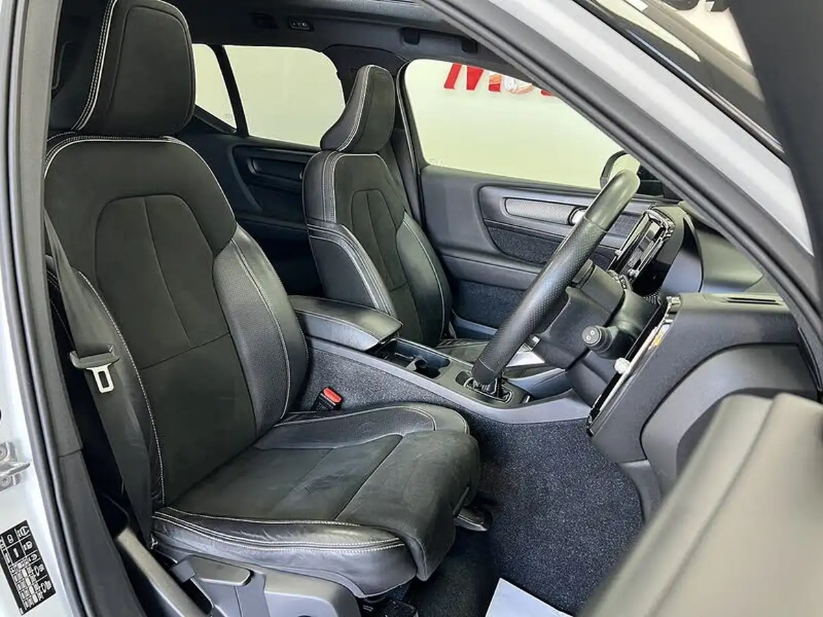2019-volvo-xc40-20td-d3-r-design-big-8