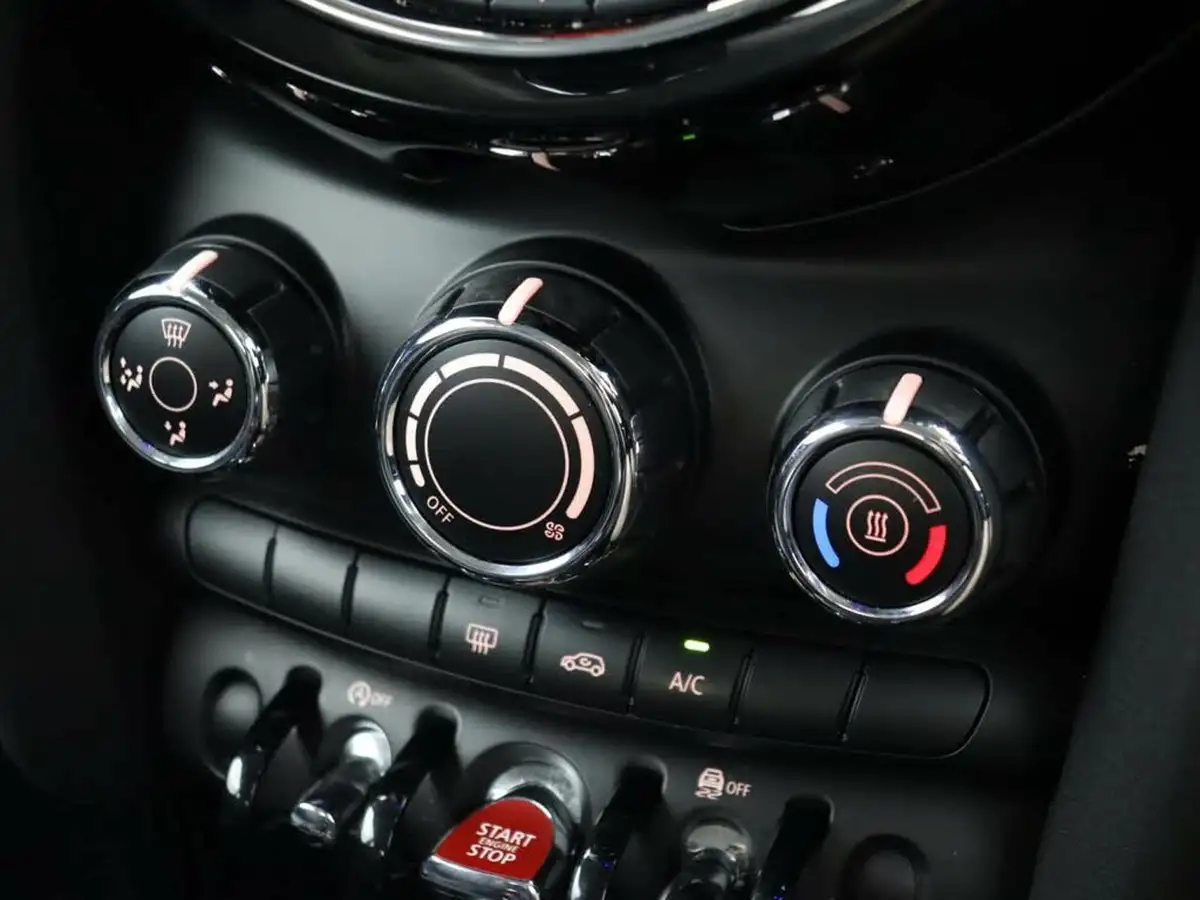 2019-mini-cooper-15-cooper-exclusive-134bhp-hatchback-3d-big-26