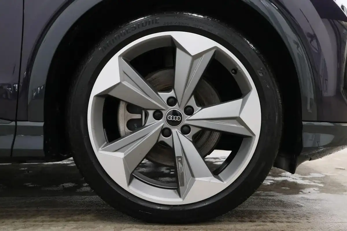 2024-audi-q4-e-tron-45e-black-edition-sportback-auto-big-3
