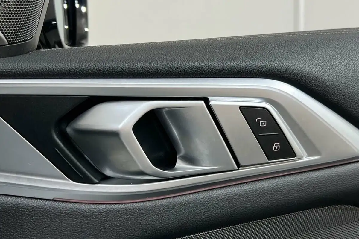 2021-bmw-4-series-20td-420d-m-sport-convertible-2d-big-38