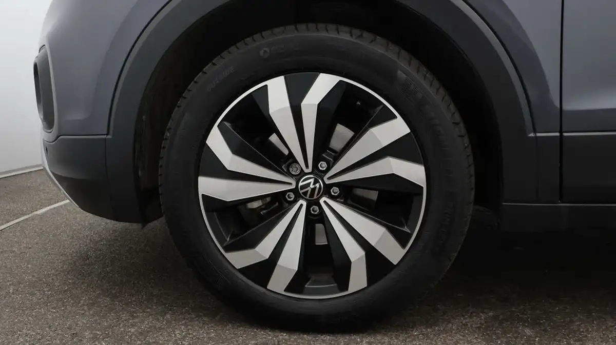 2024-volkswagen-t-cross-10-tsi-black-edition-110ps-big-18