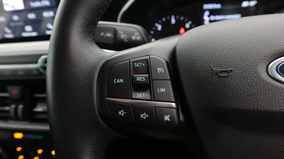 2020-ford-focus-15-zetec-120ps-estate-big-22