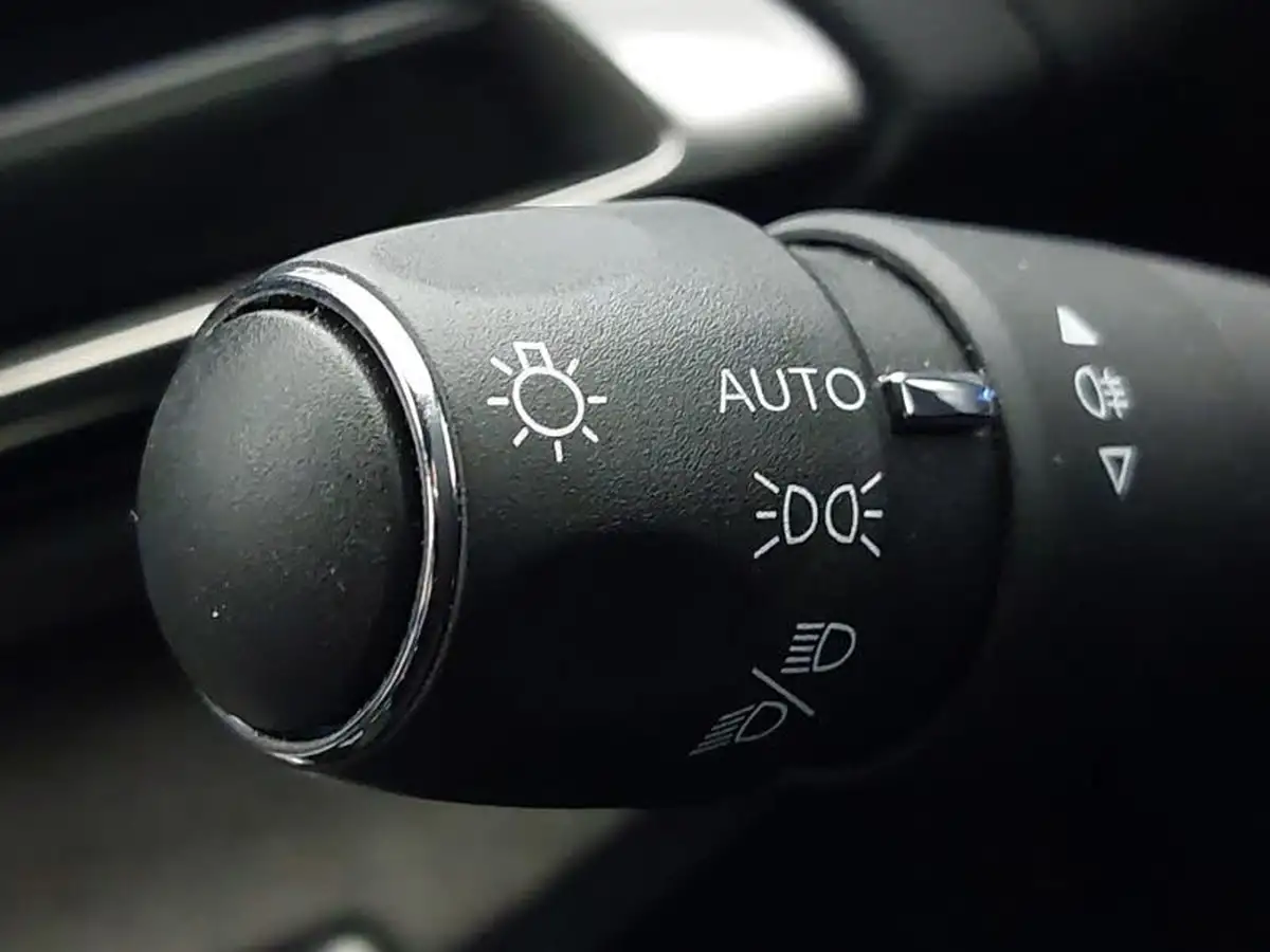 2024-peugeot-3008-suv-12-puretech-gt-136ps-hybrid-e-dsc6-big-16