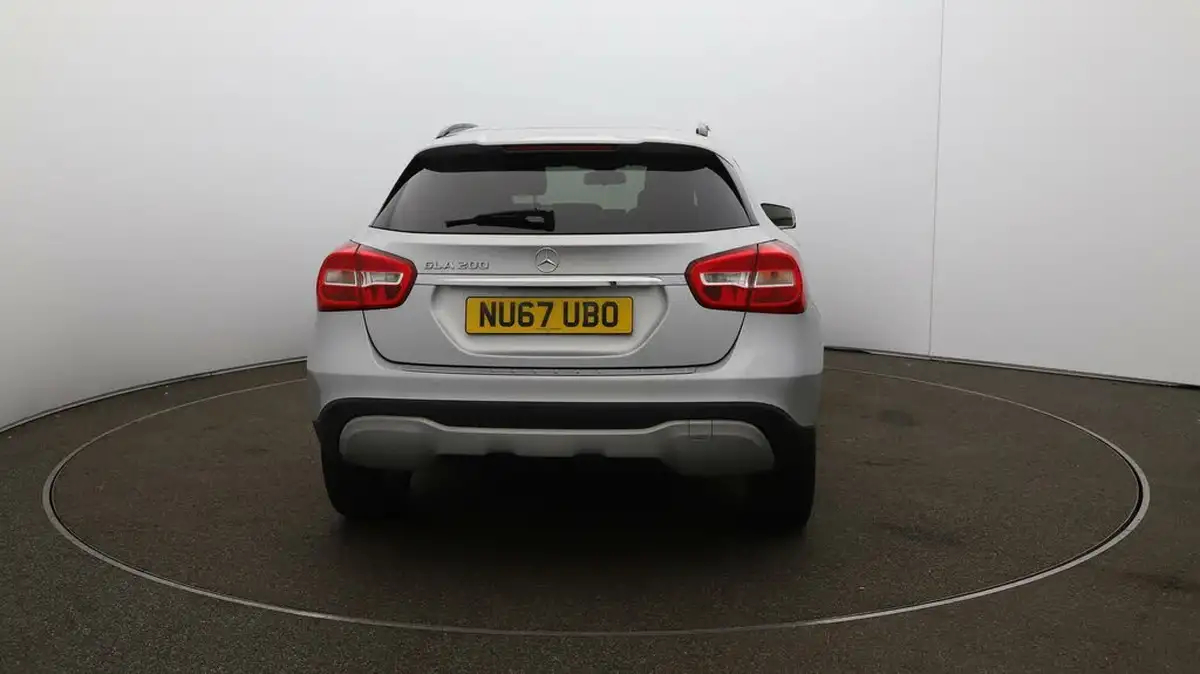 2017-mercedes-benz-gla-class-16-gla-200-se-big-6