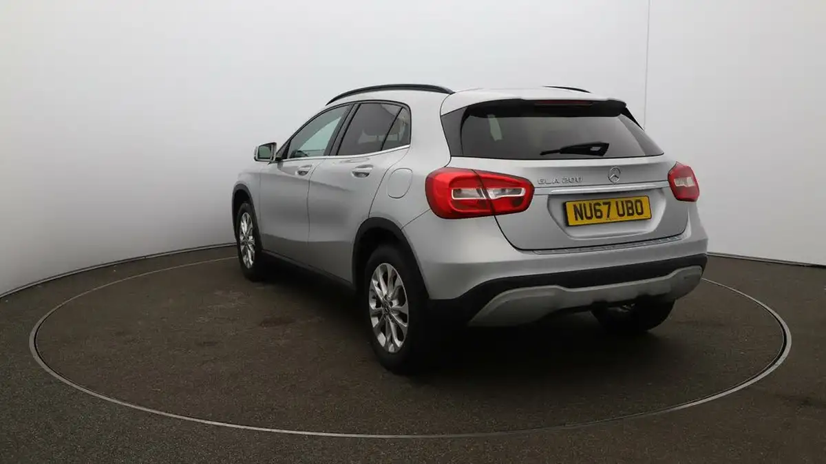 2017-mercedes-benz-gla-class-16-gla-200-se-big-52