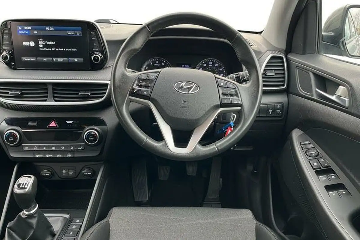 2019-hyundai-tucson-16-gdi-se-nav-big-10