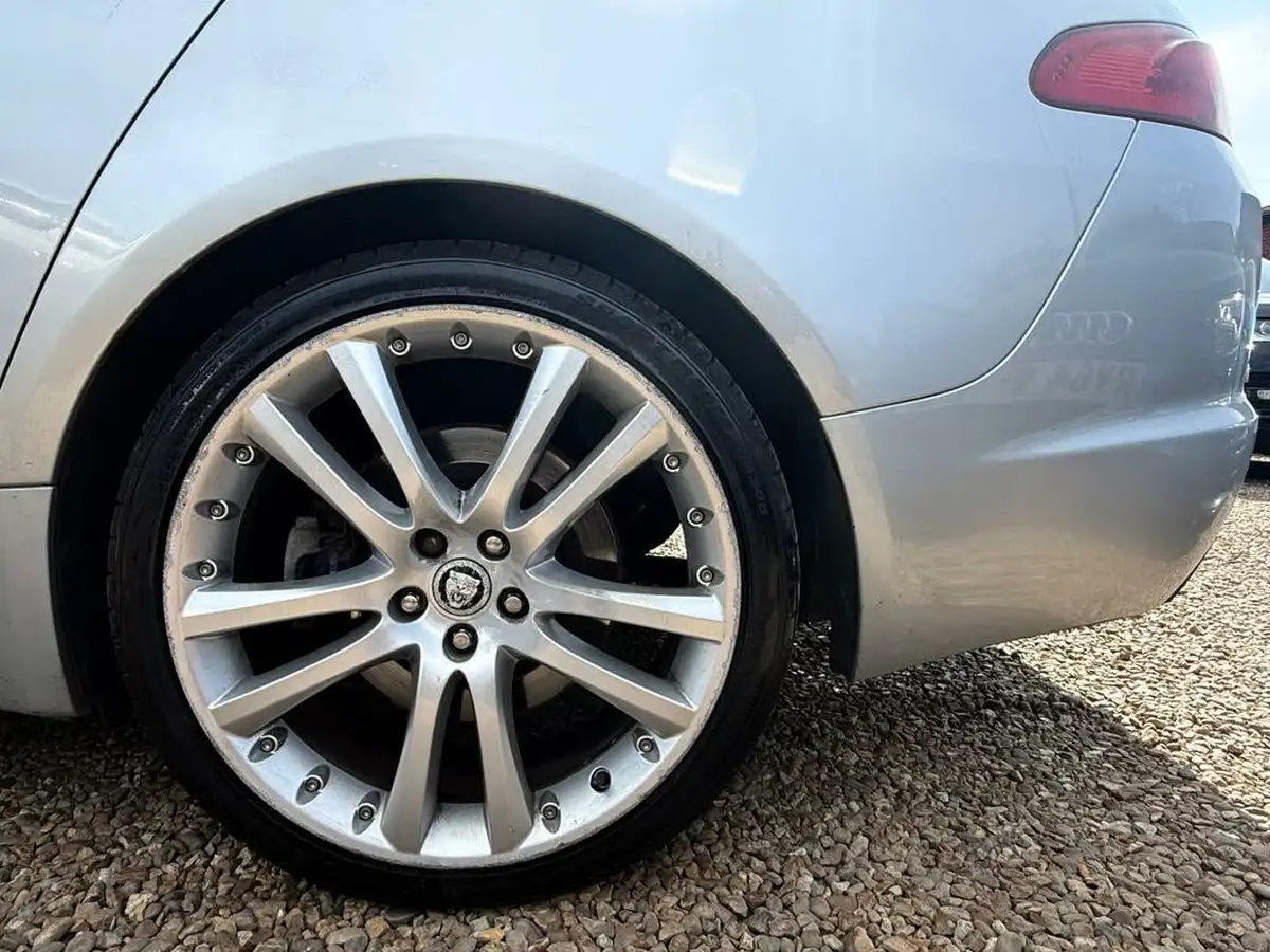 2010-jaguar-xf-30td-premium-luxury-big-12