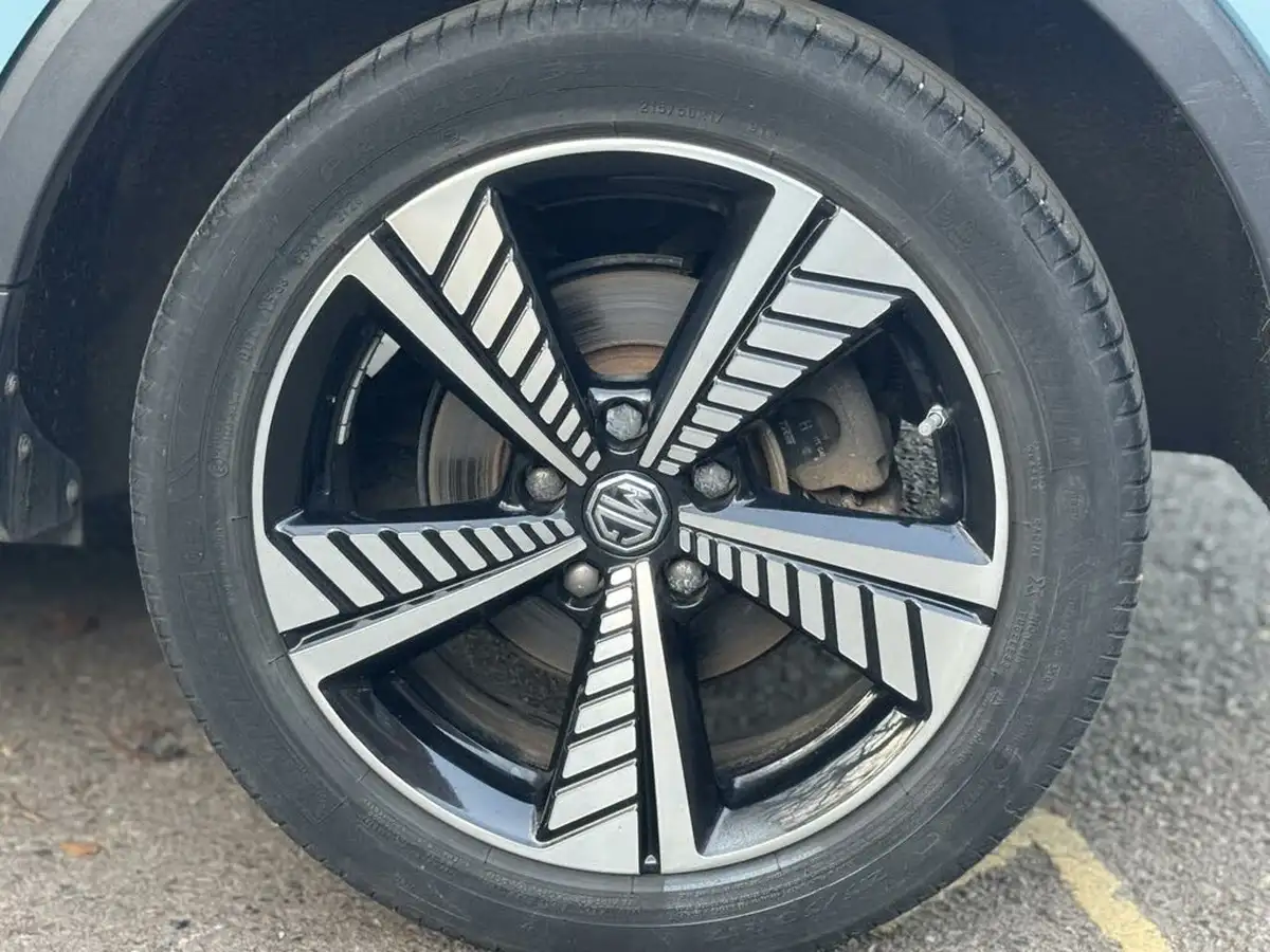 2021-mg-zs-suv-e-exclusive-ev-big-13