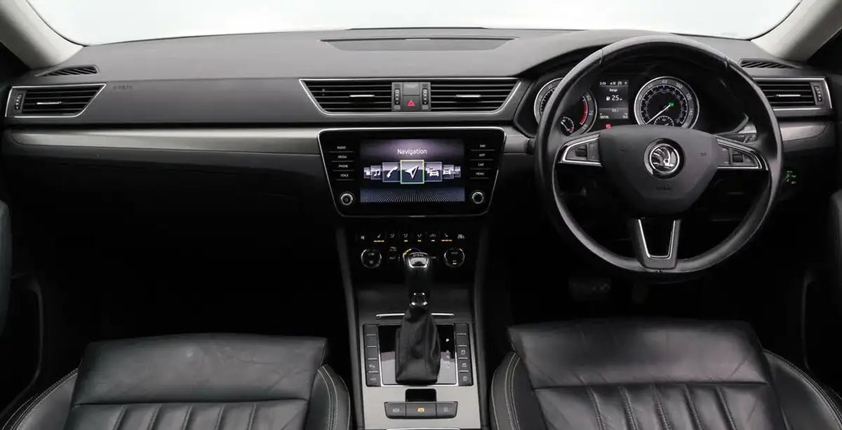 2019-skoda-superb-20-tsi-se-l-estate-big-13