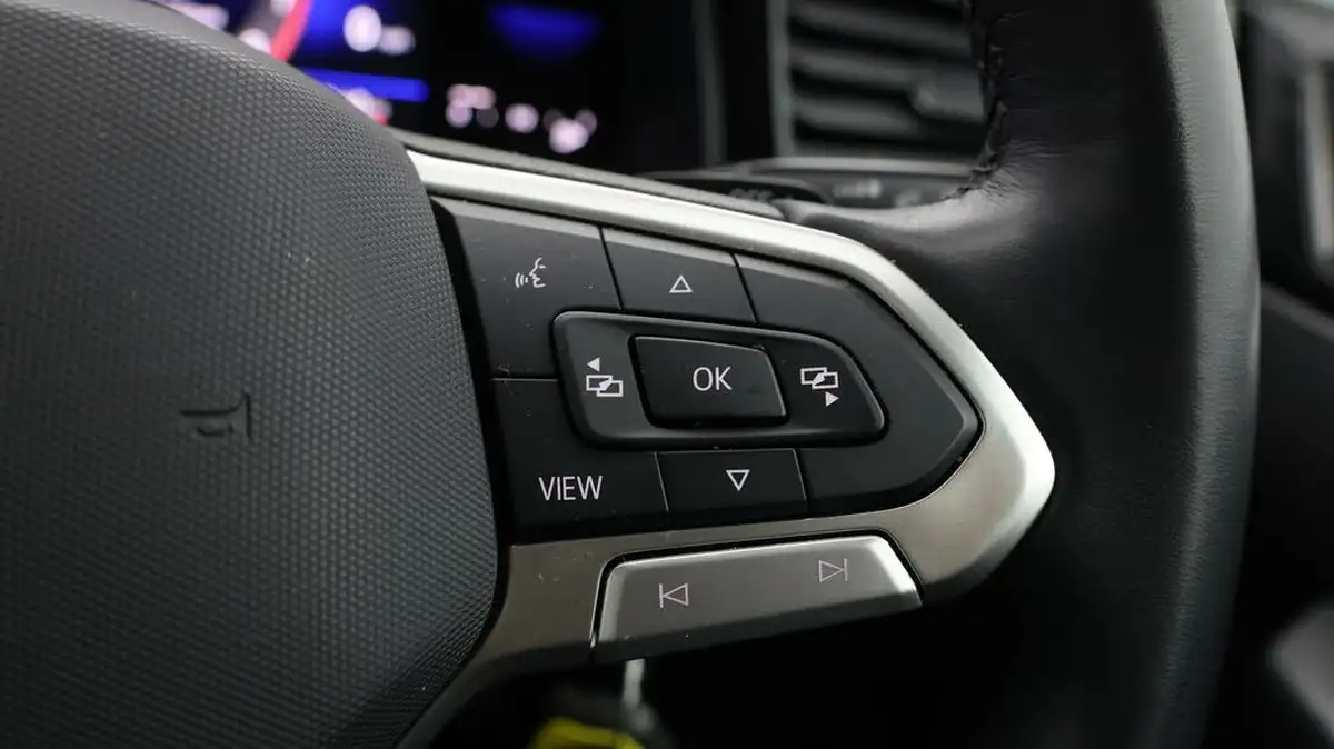 2022-volkswagen-polo-10-tsi-life-dsg-big-21