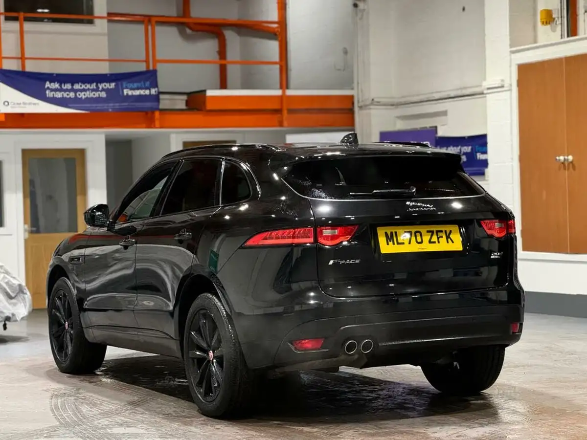 2020-jaguar-f-pace-20-i4d-chequered-flag-180ps-big-6